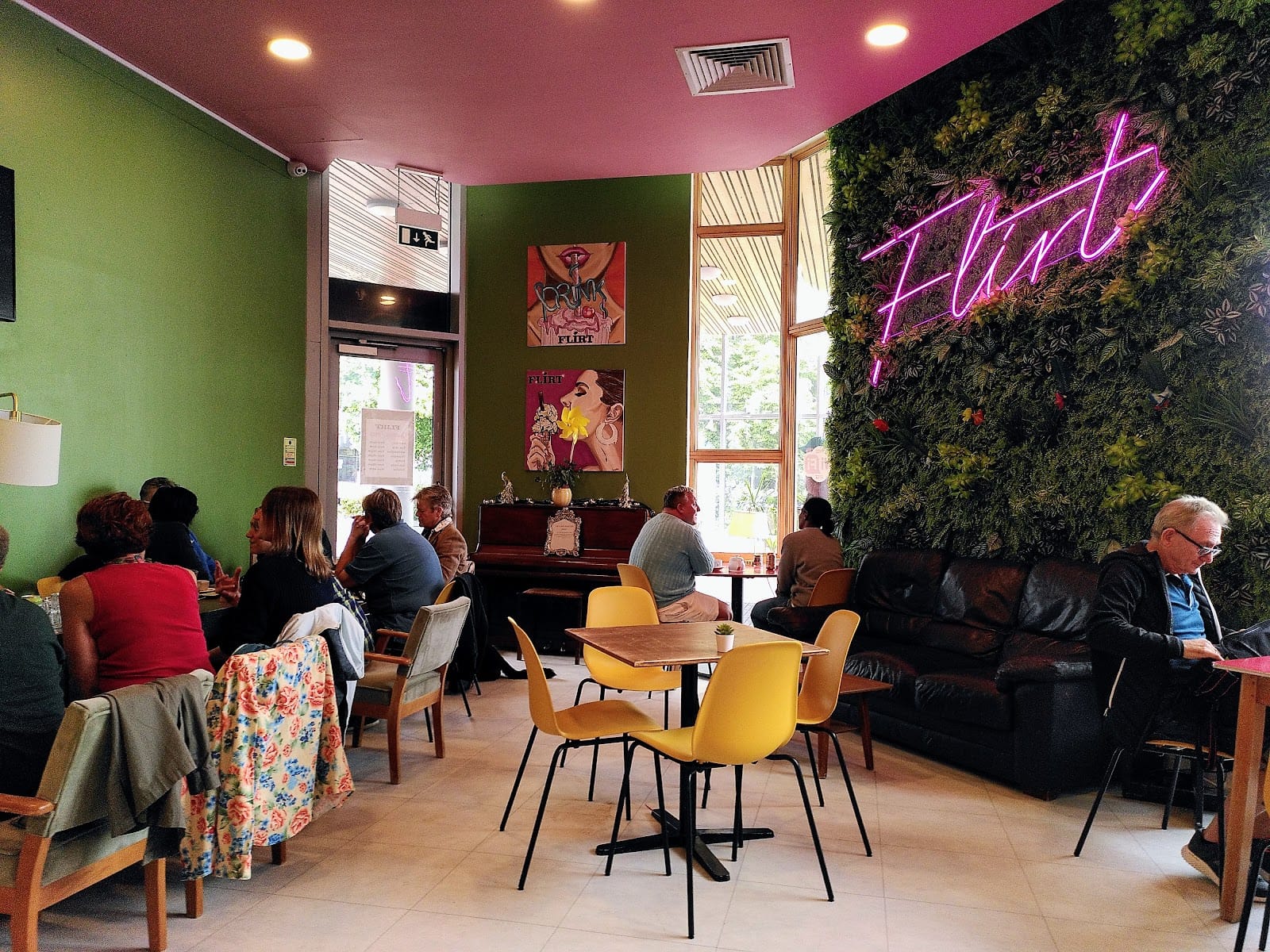 Flirt Cafe Bar