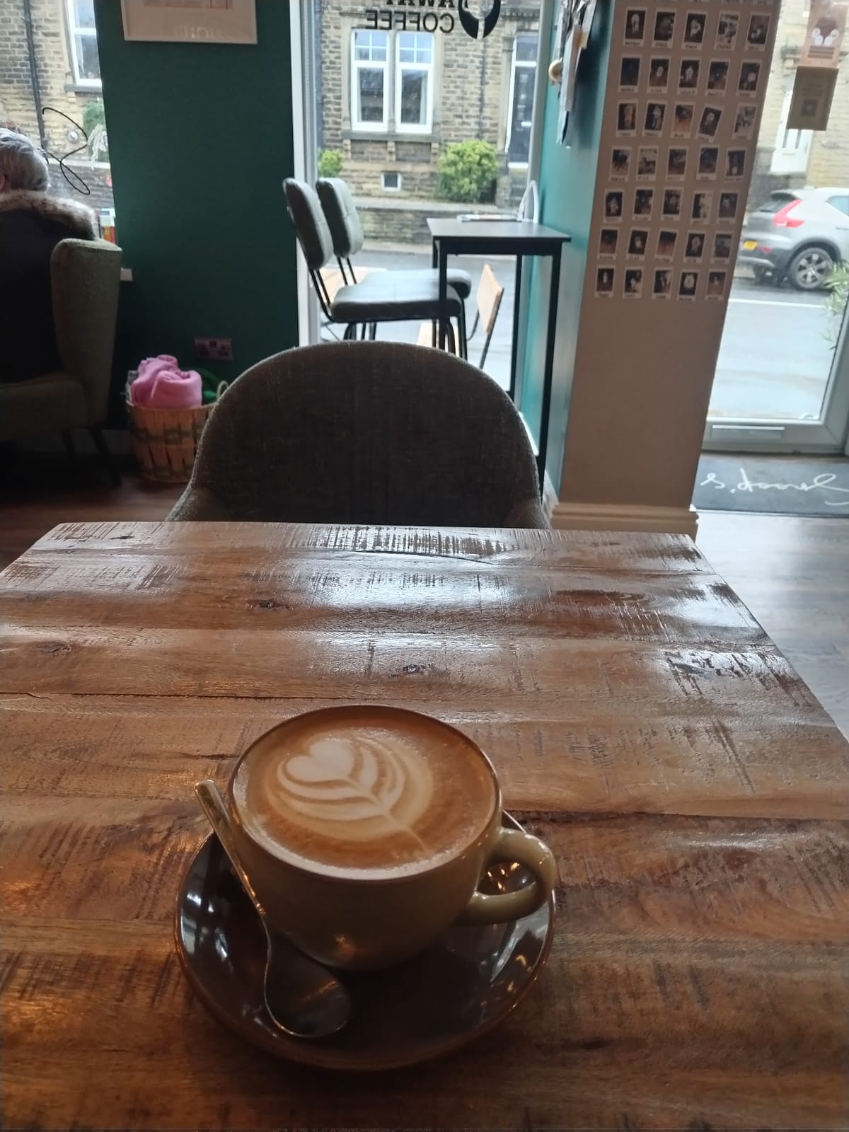 Snoop's Coffee and Wine Bar