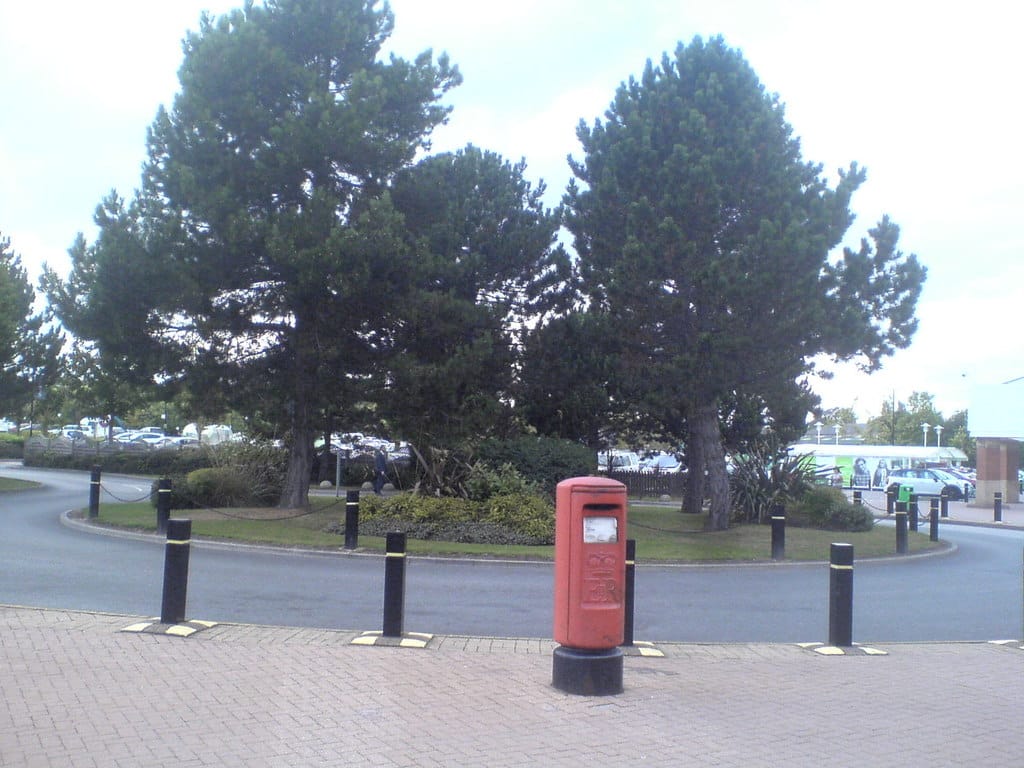 Marks & Spencer photo 2