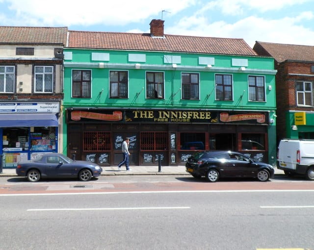 Baron's Bar & Cafe photo 3