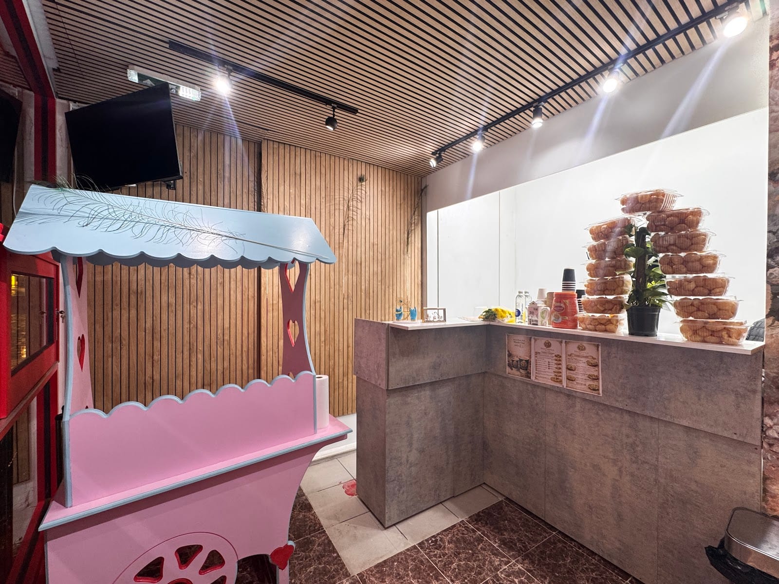 PANIPURIWALA - The Cafe
