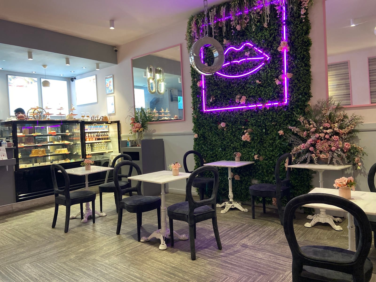 XOXO Coffee & Patisserie - Willesden Green