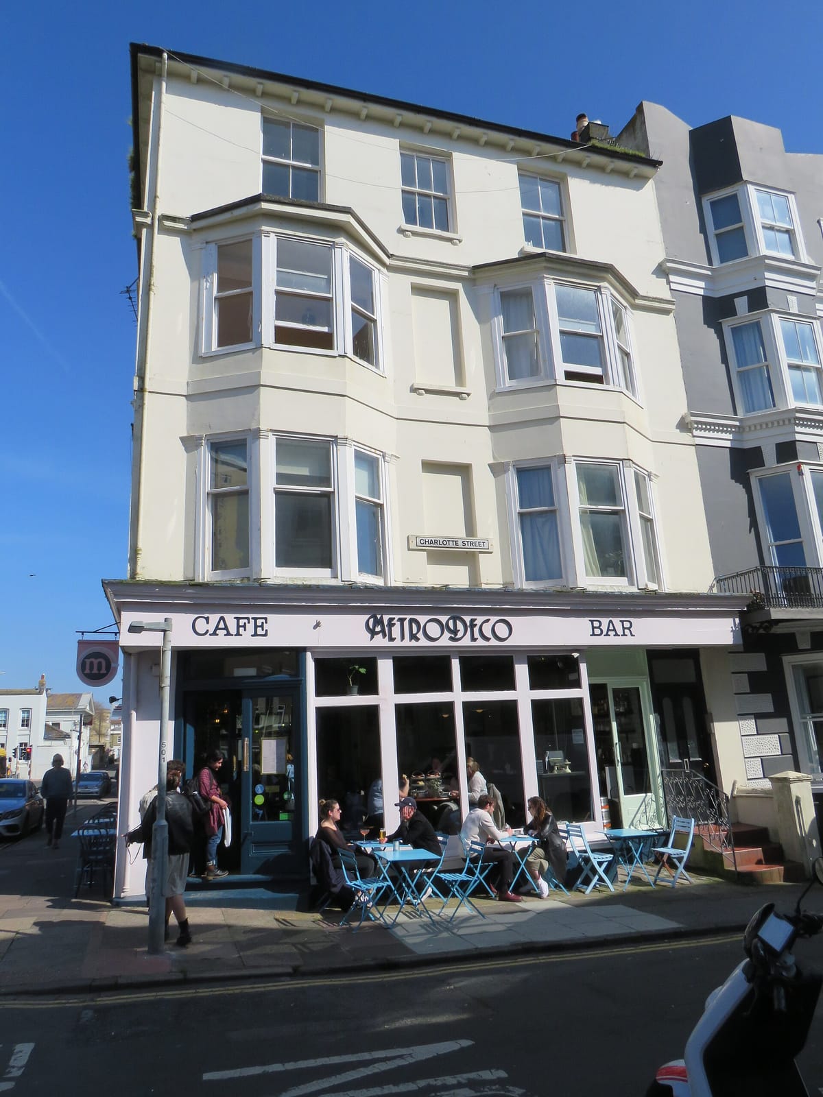 Hooked Cafe - Bar photo 2