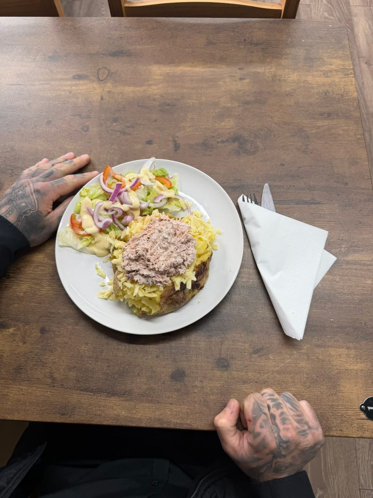 Lois' Cafe