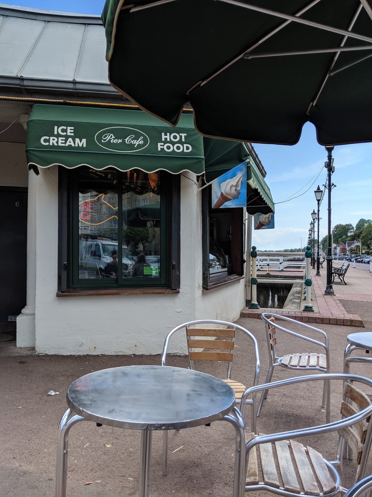 Pier Cafe