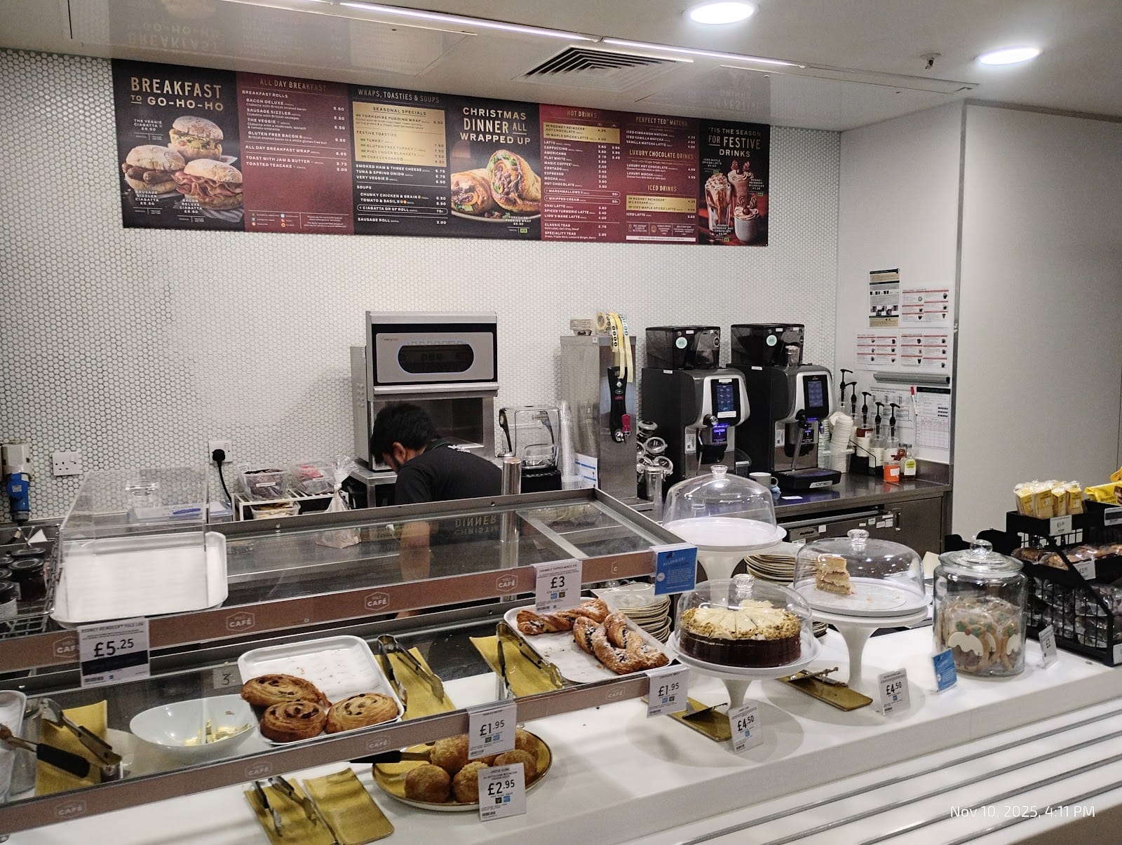M&S Café