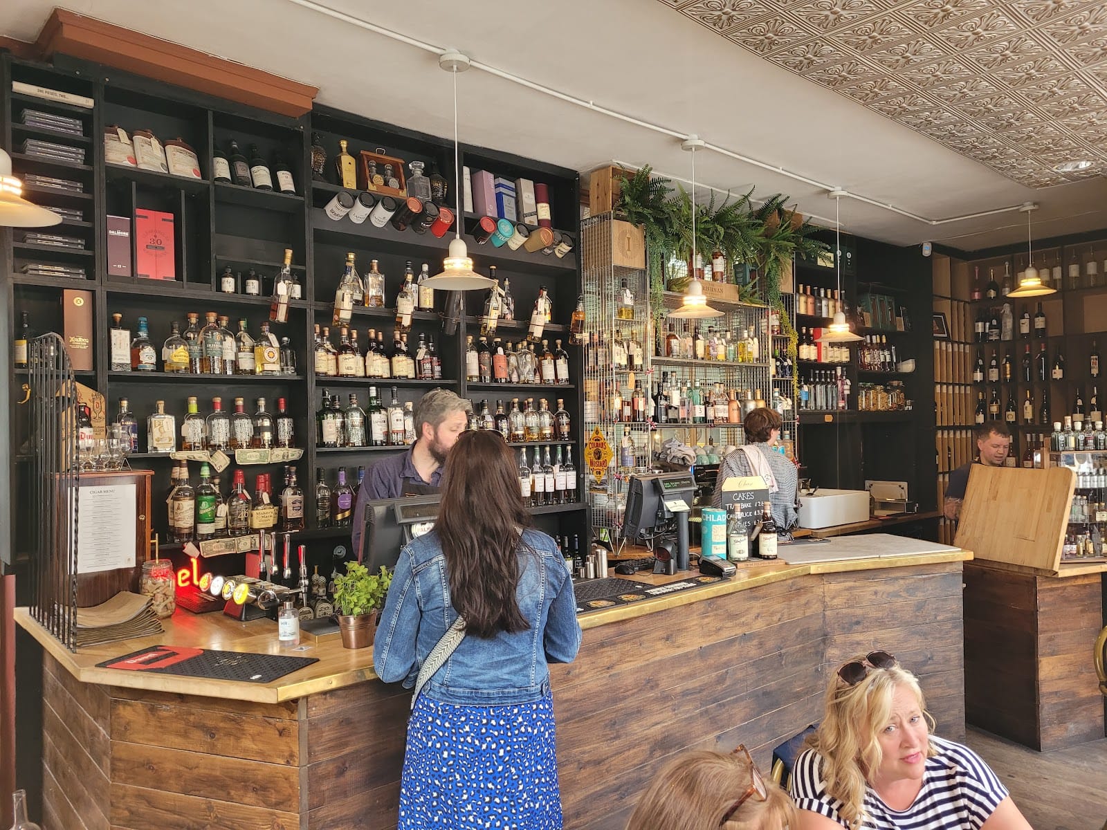 John Gordons - Spirits Specialist - Wine & Whisky Bar - Cigars