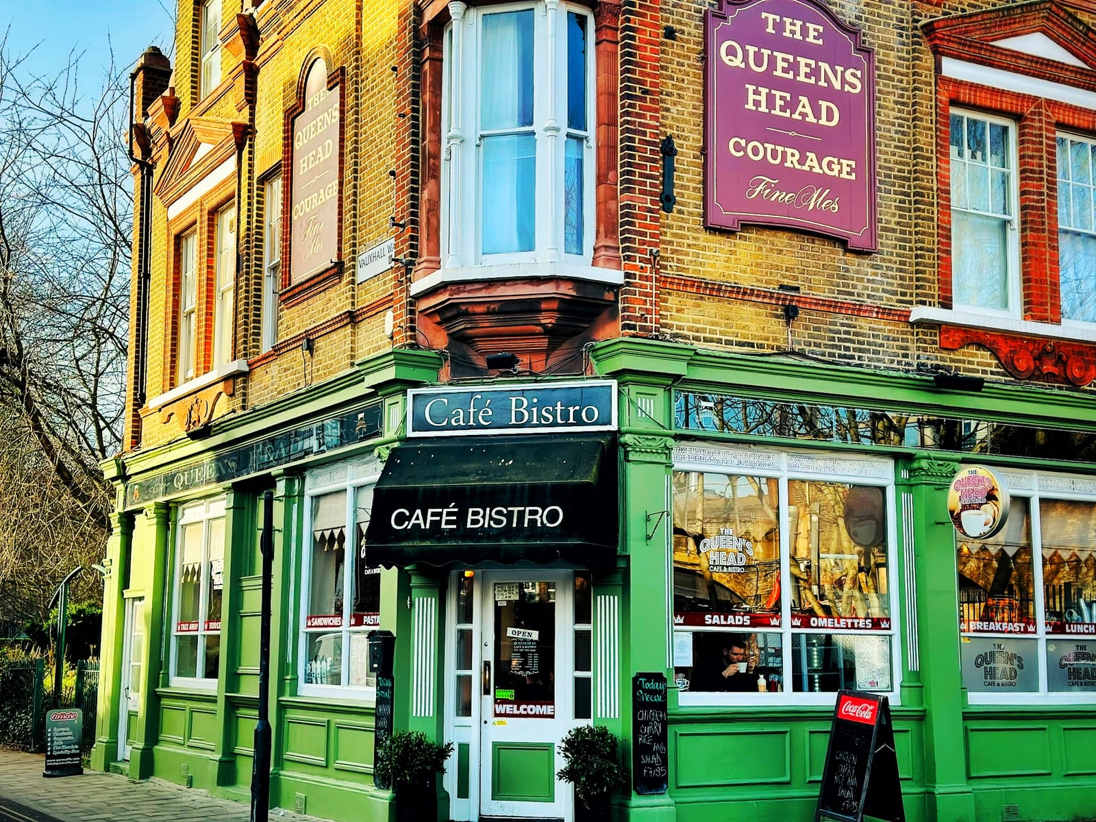 The Queen's Head photo 5