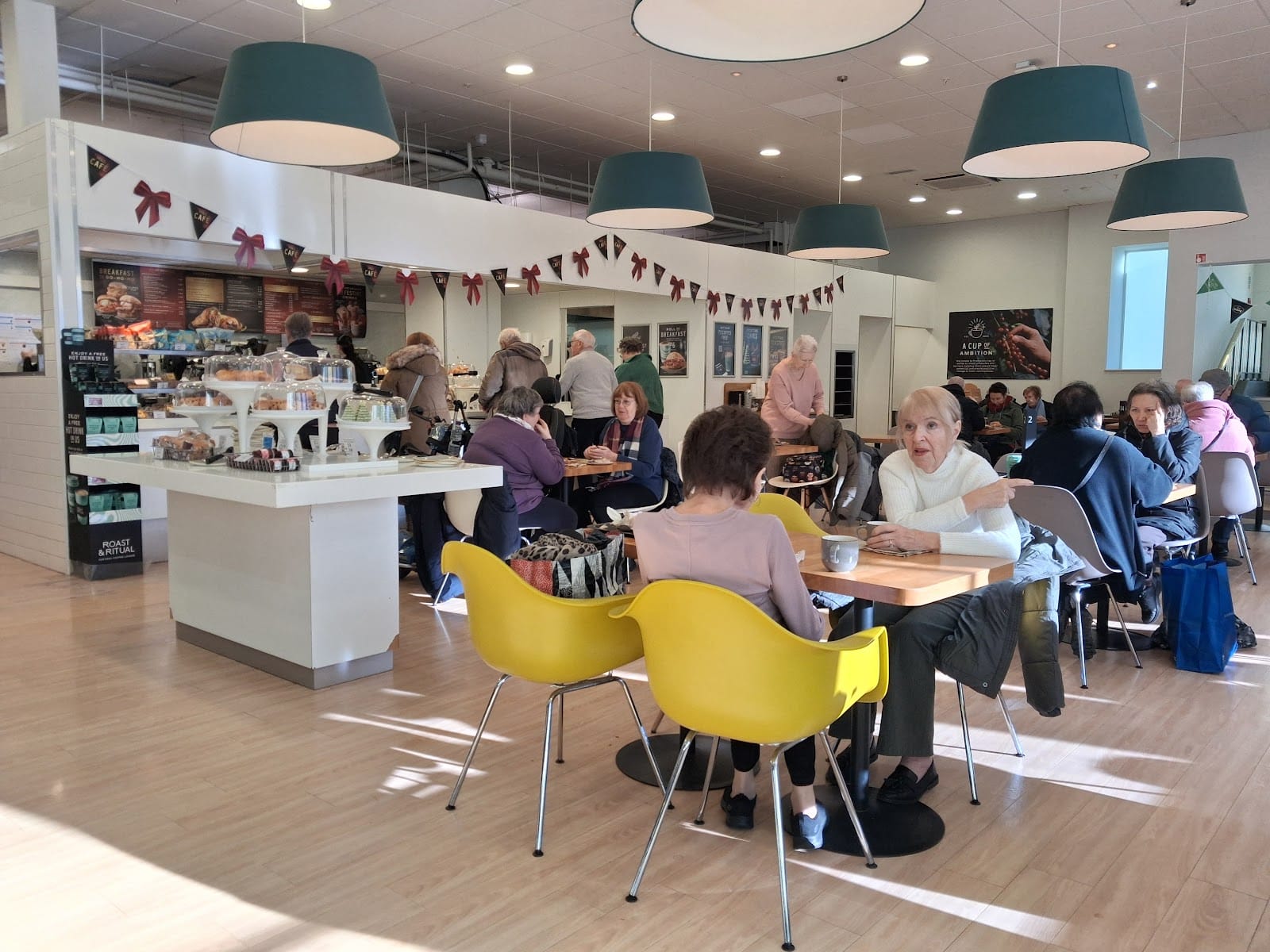 M&S Café