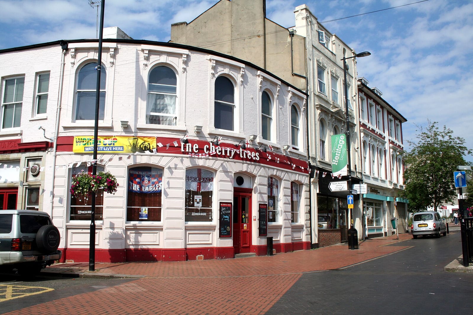 Brown and Green Cafe photo 4