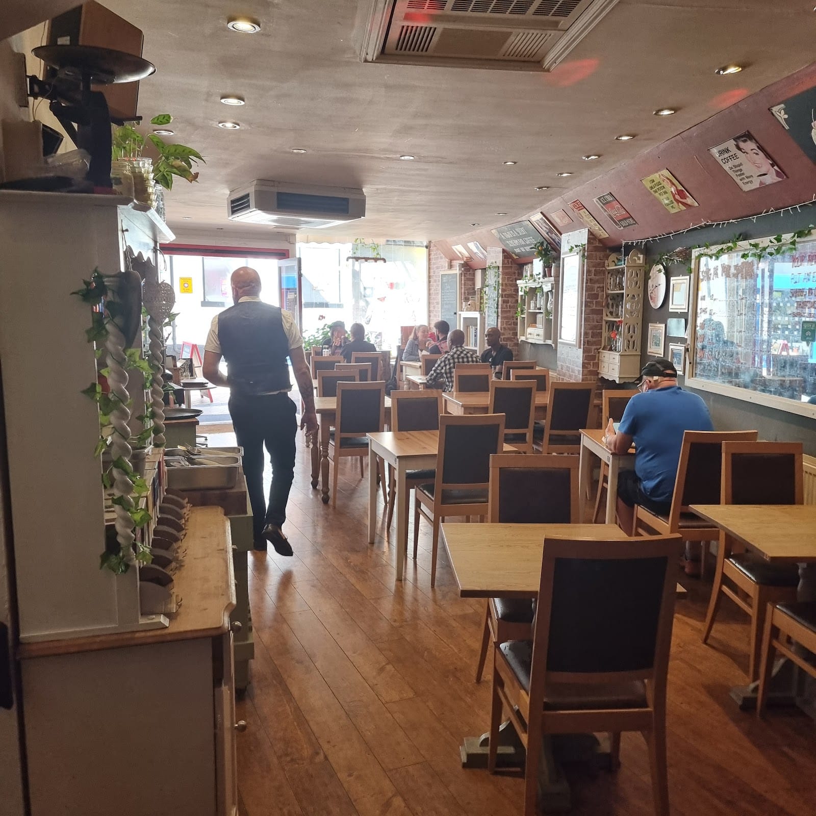 The Kitchen & Bar