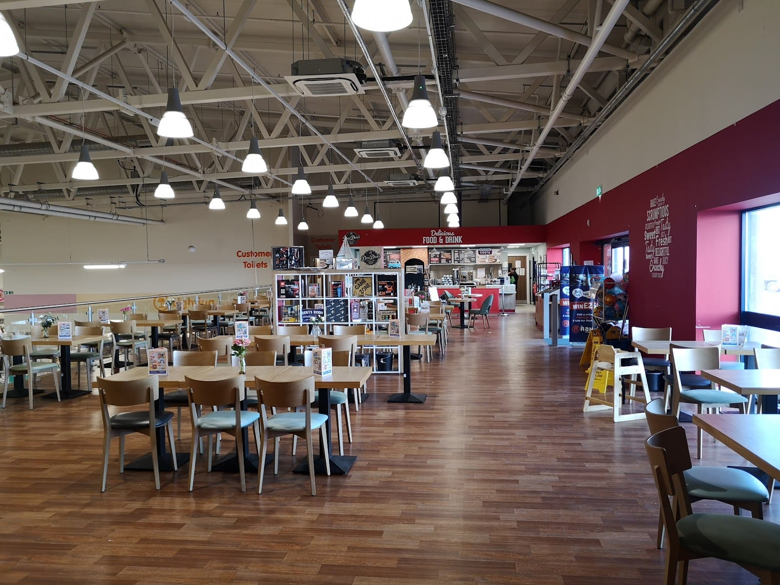 Dee Dee's Cafe - The Range