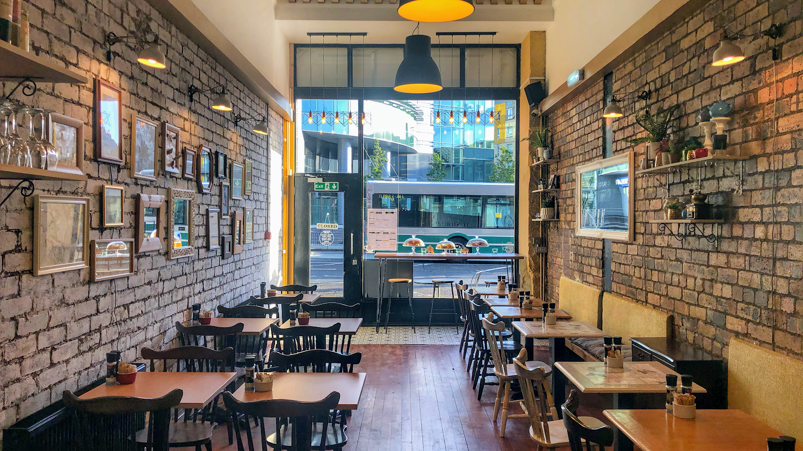 La Viola Cafe & Bistro