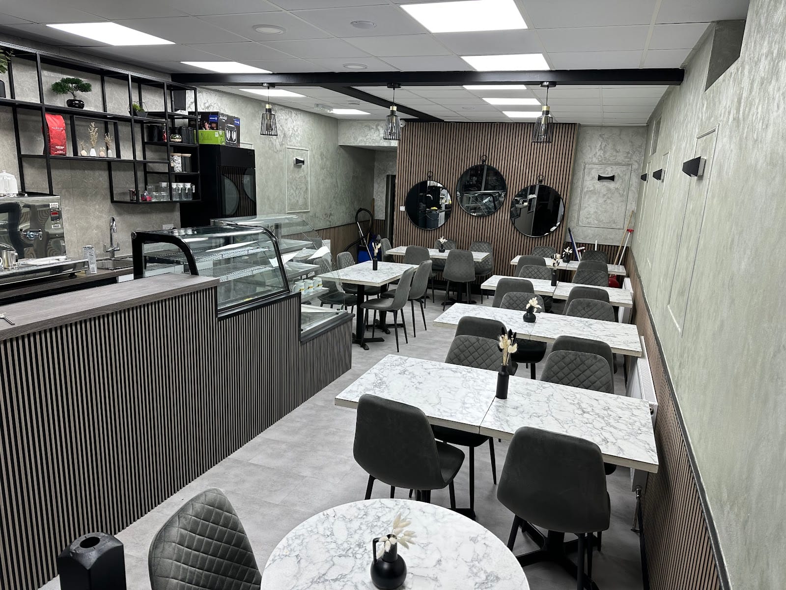 Demezka Cafe