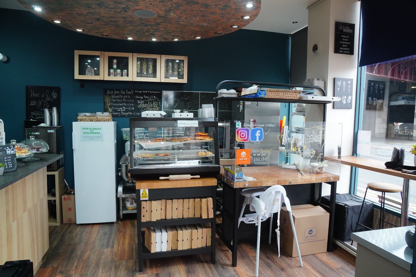 Riverside Coffee & Pantry
