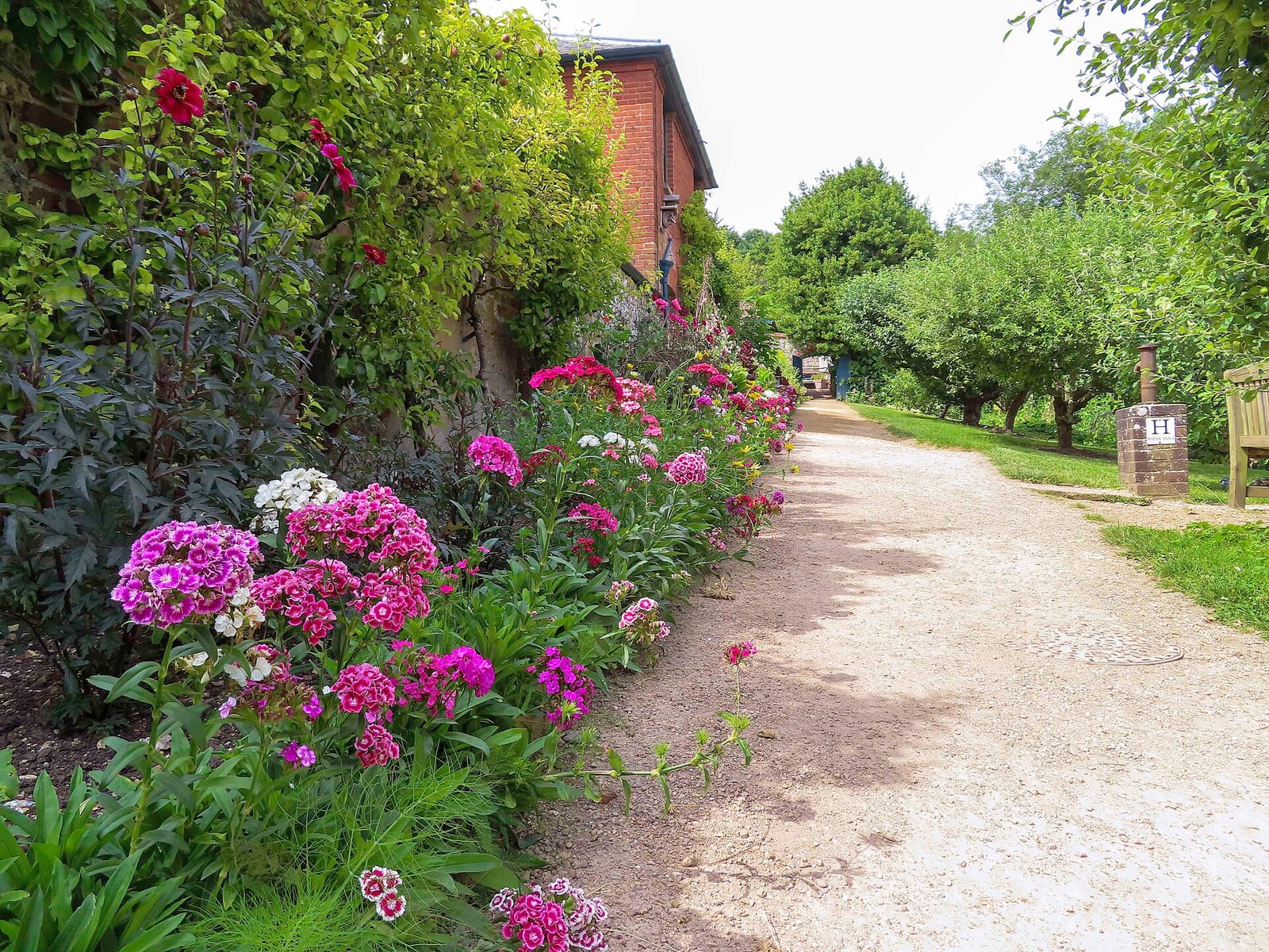 Hughenden Manor Cafe photo 4