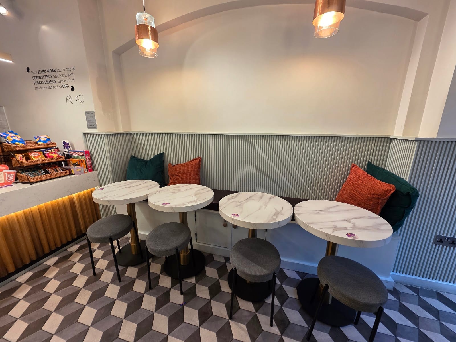 FiLLi Cafe