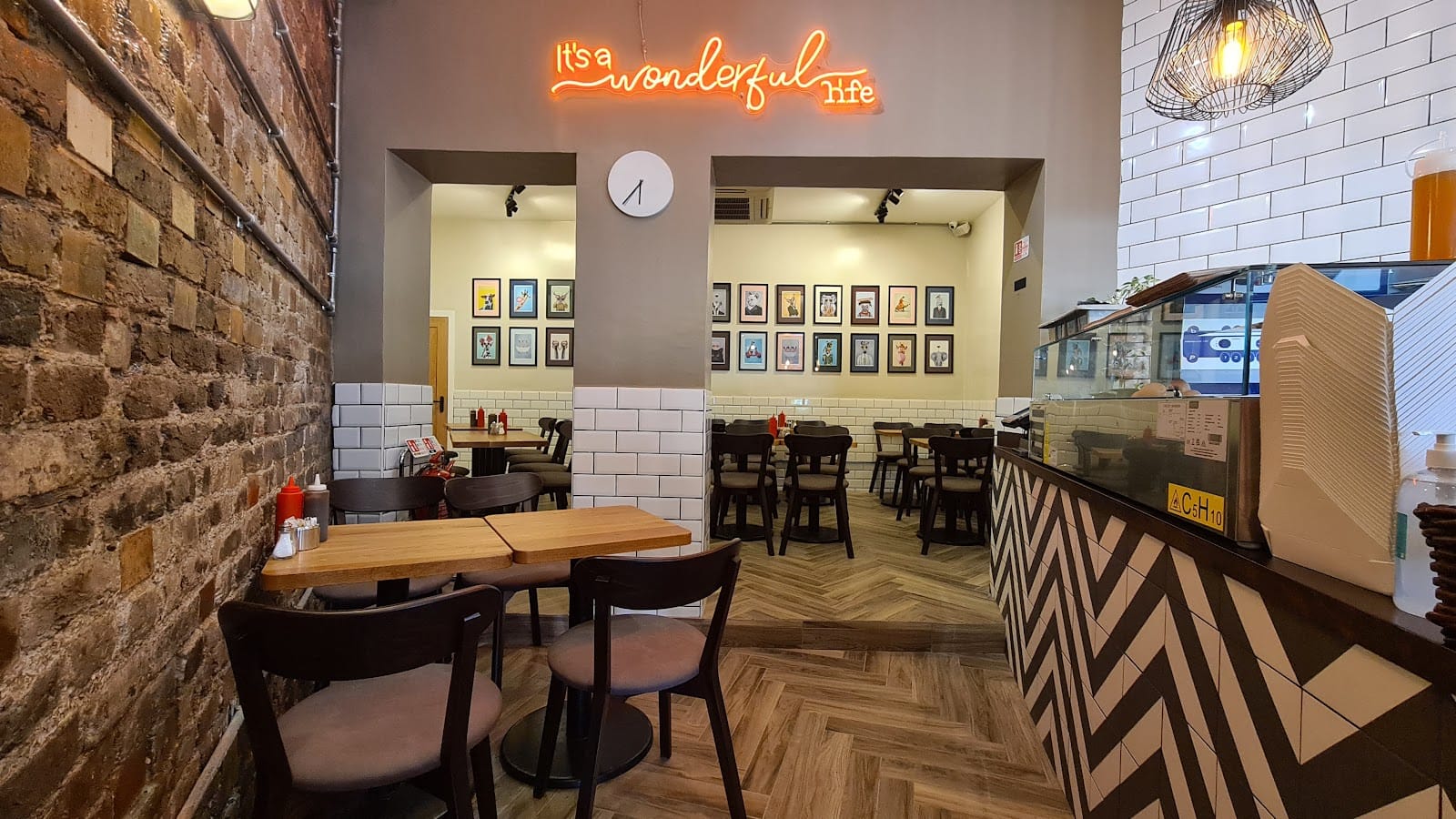 Aquila Cafe