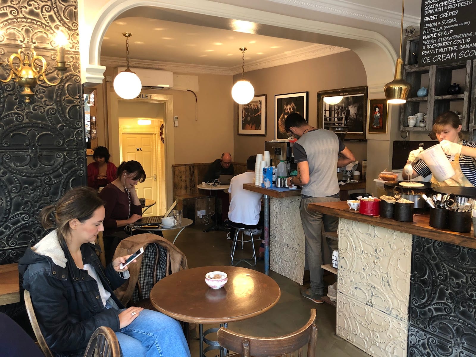 Loafing Cafe
