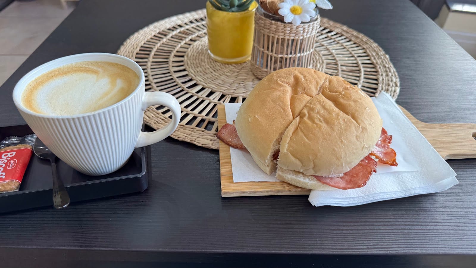Cafe 876