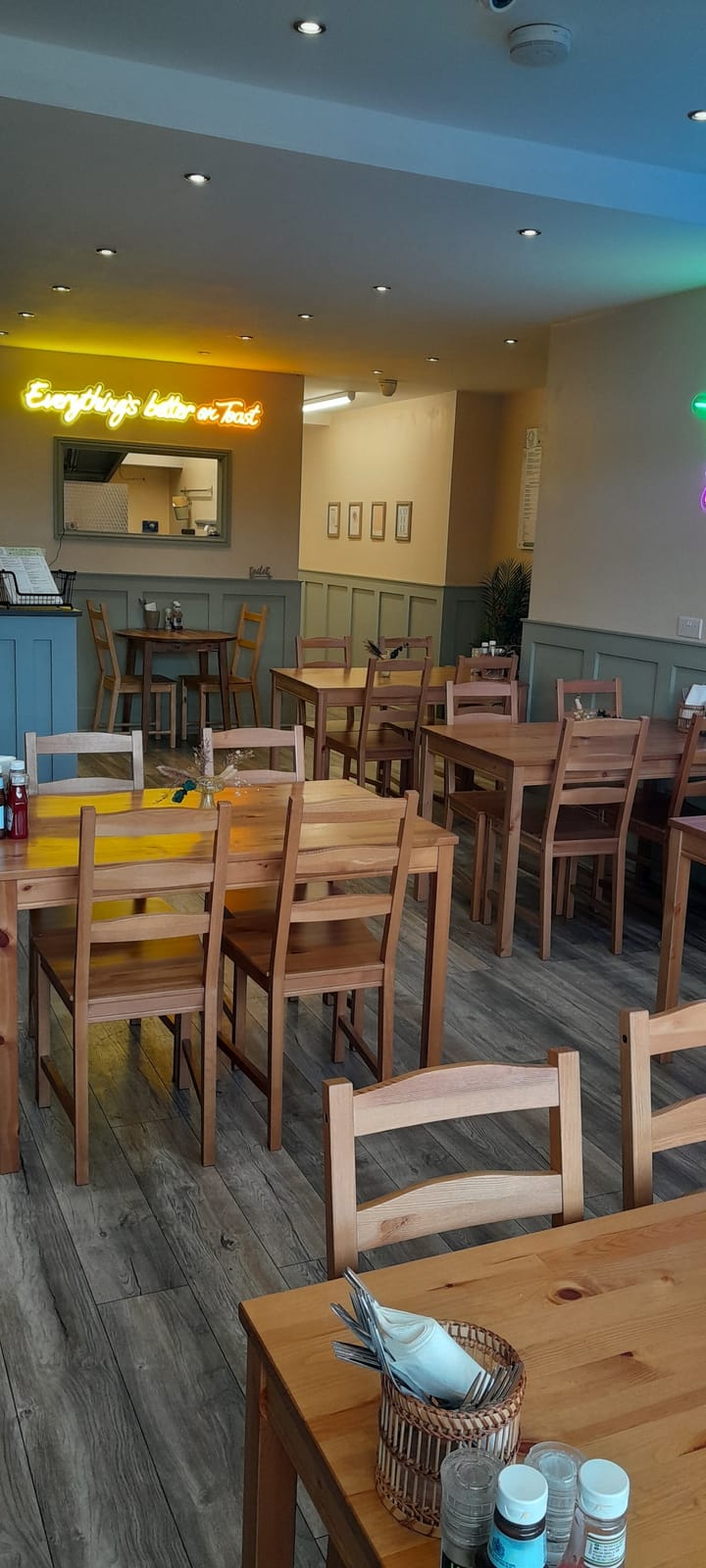 Cafe & Coffee House