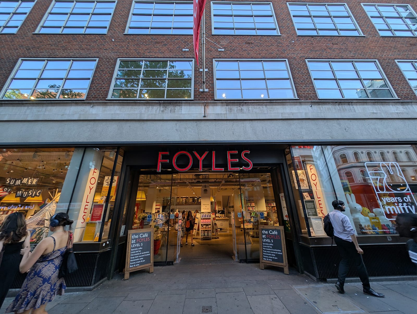 Foyles photo 4