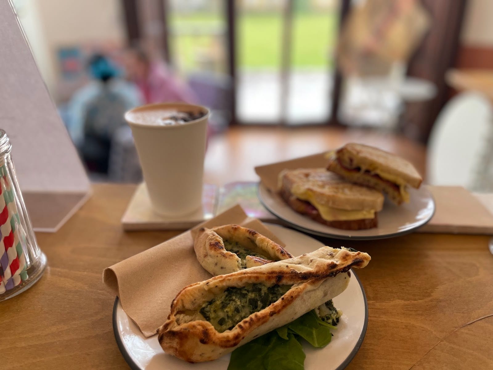 Mona + the Milk cafe