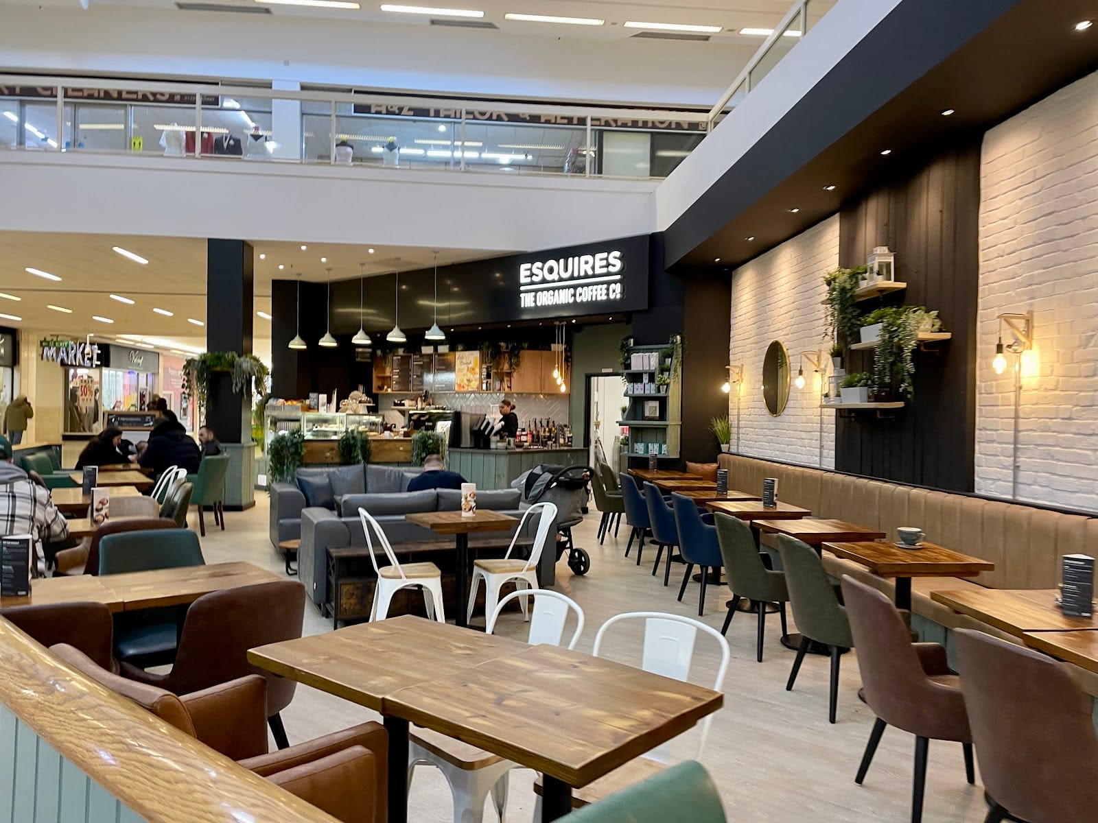 Esquires Coffee Luton