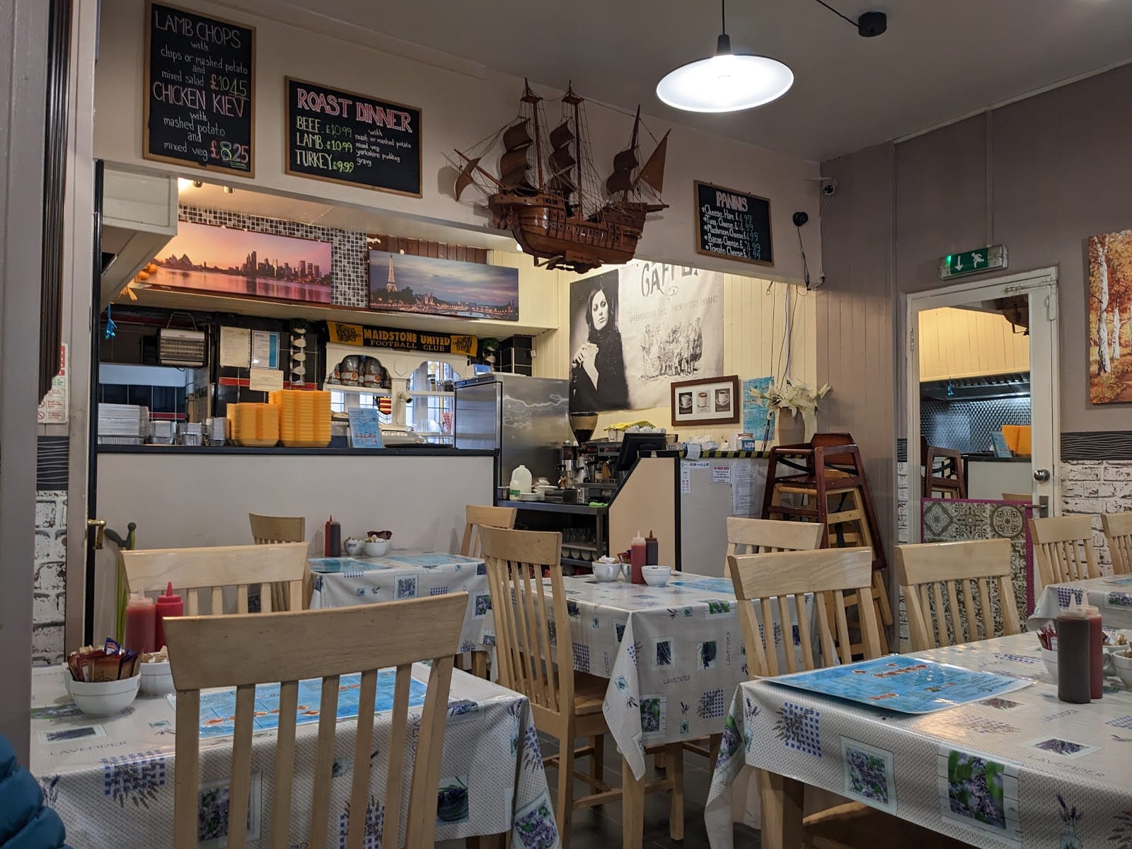 Moonlight Cafe