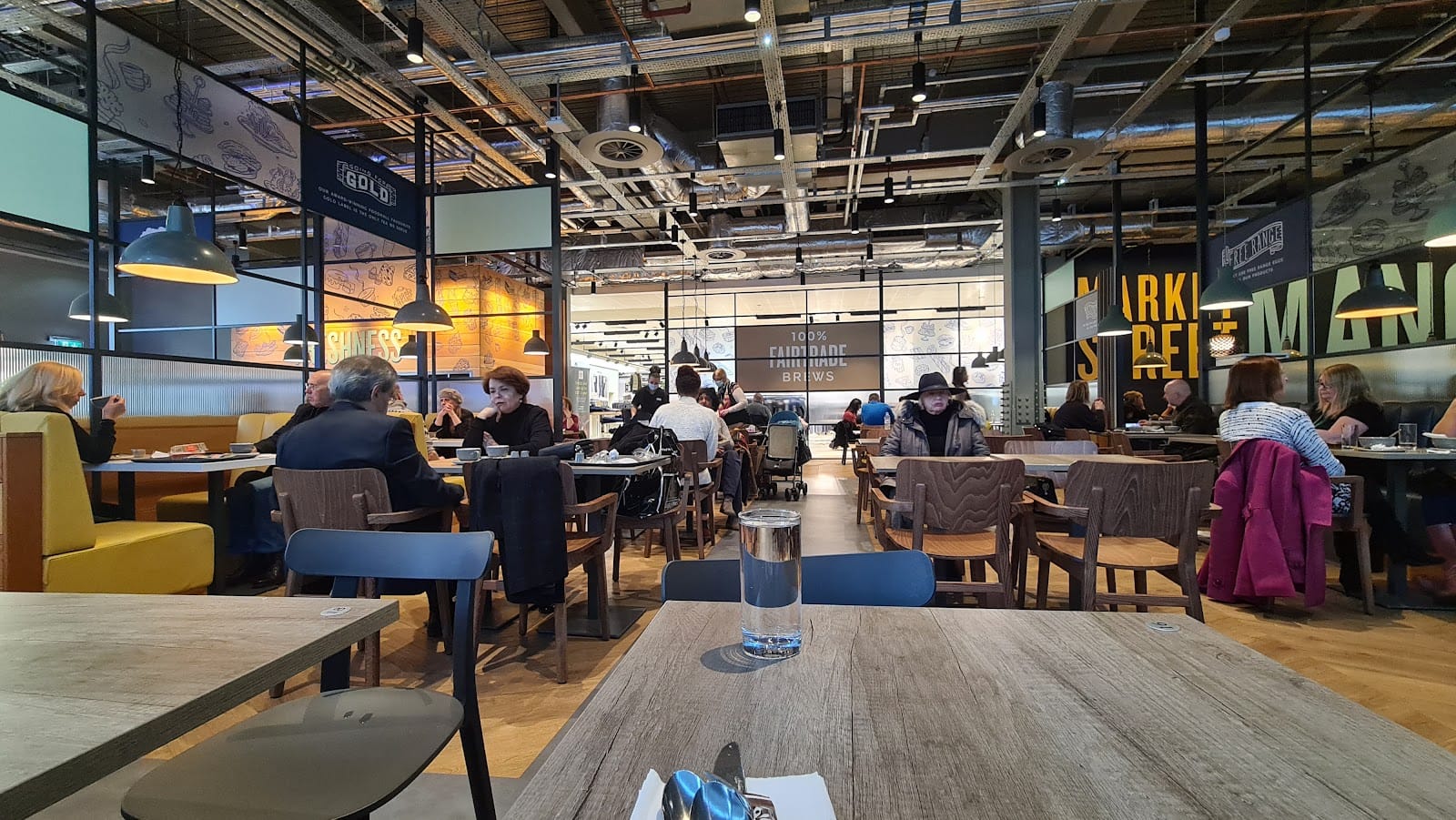 M&S Café