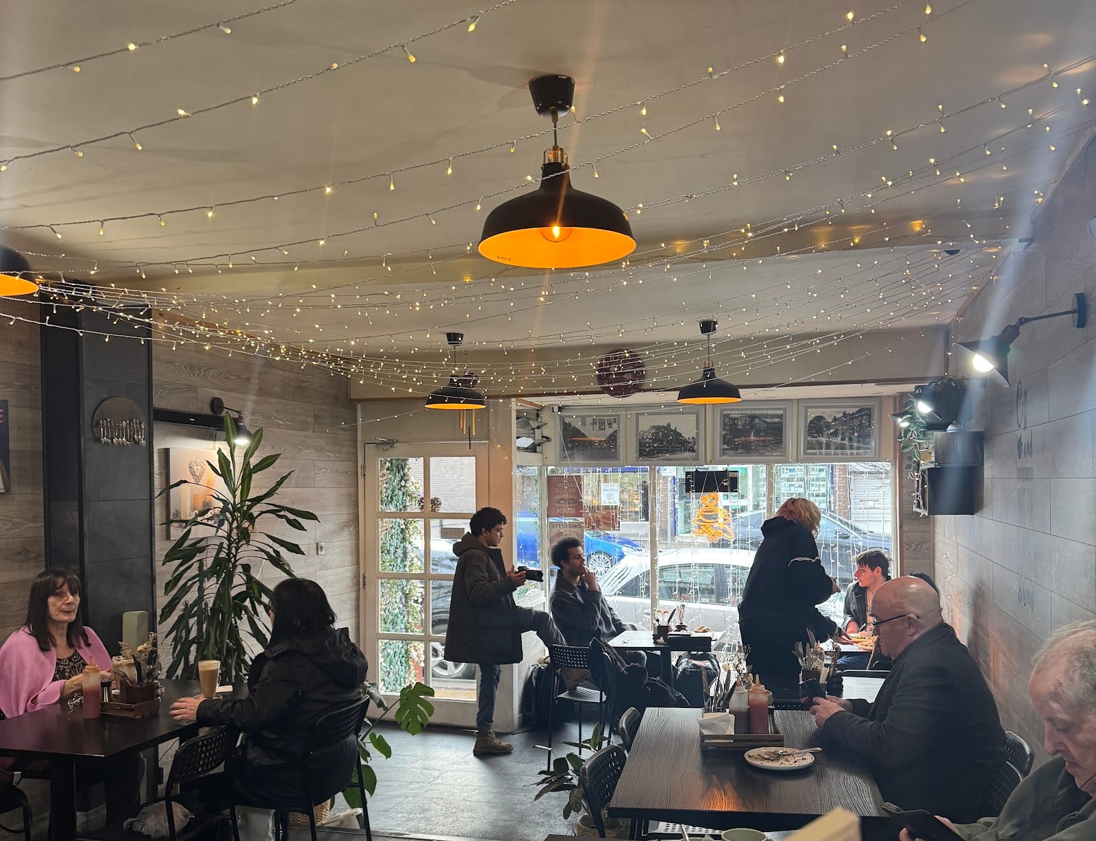 Friend Cafe