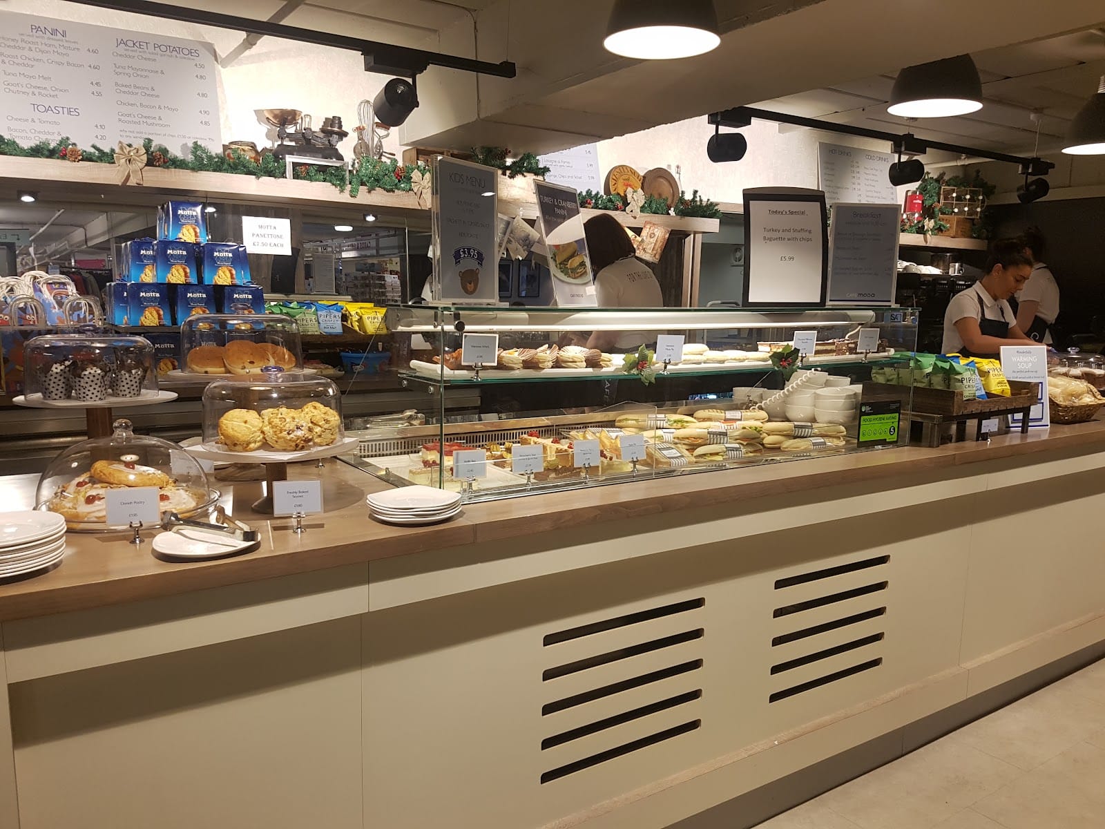 Broadstone Mill Shopping Outlet