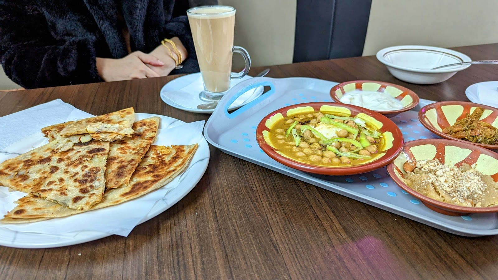 Porthole coffee shop & Premium Desserts