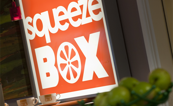 Squeeze Box photo 2