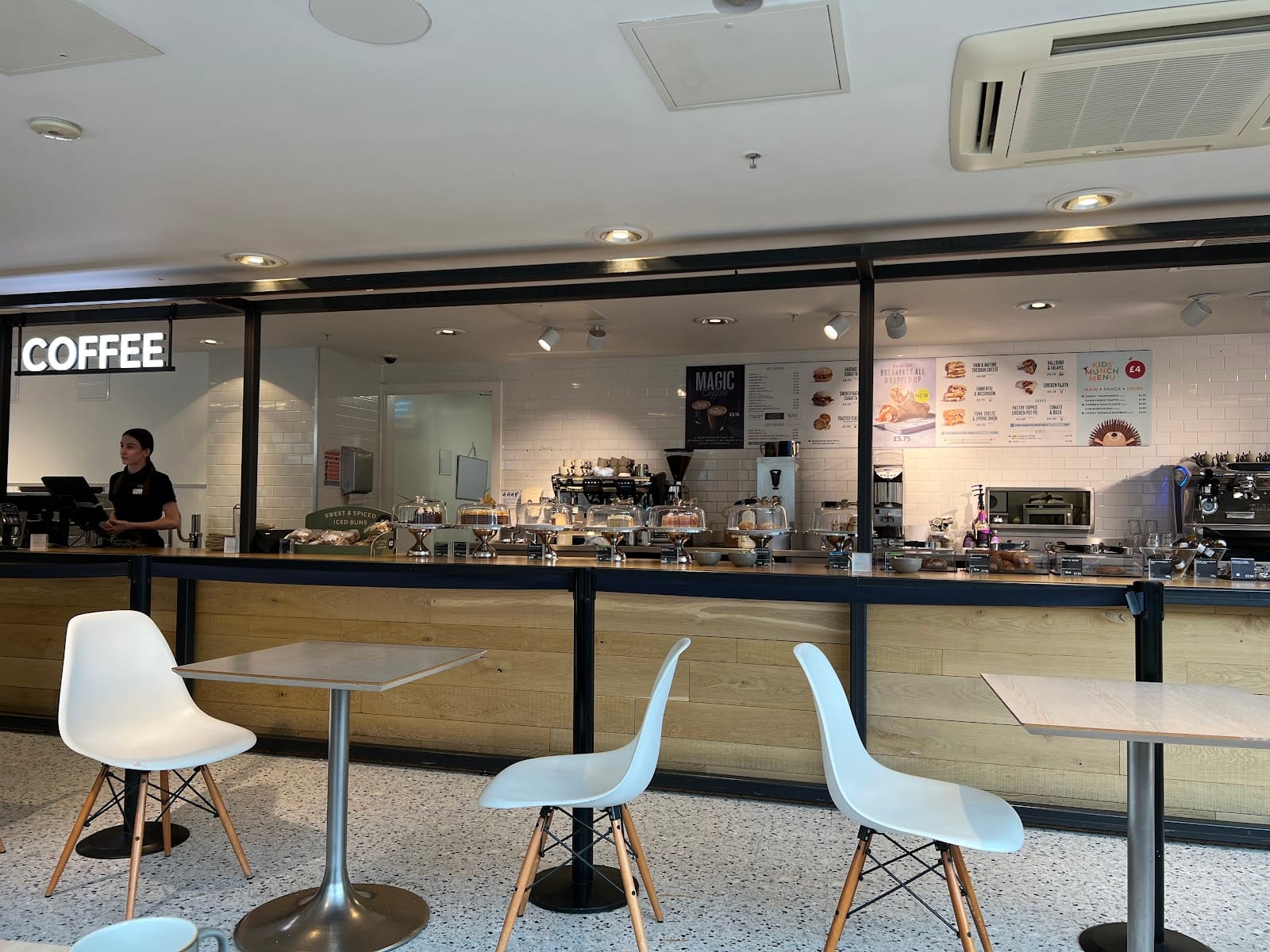 M&S Café