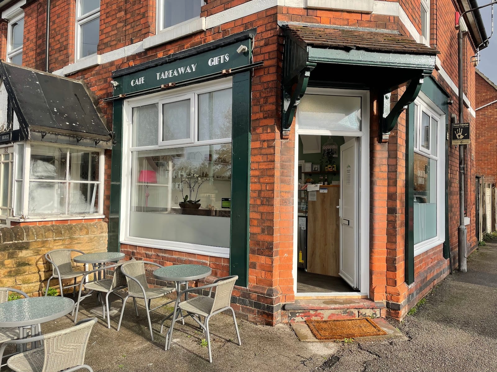 Forty Four Cosy Cafe & Takeaway