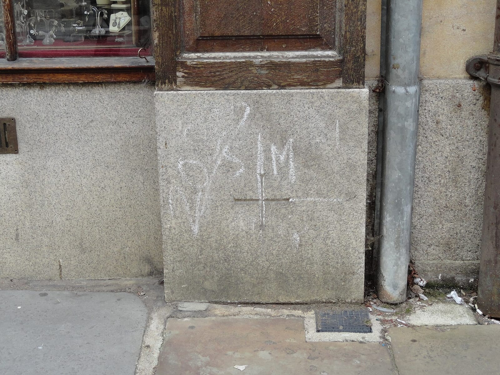 Missing Bean Turl St photo 3