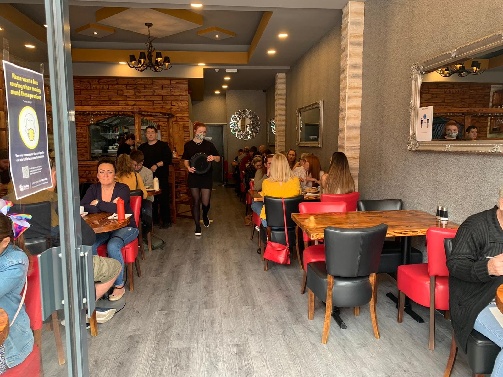 La Viva Cafe Restaurant