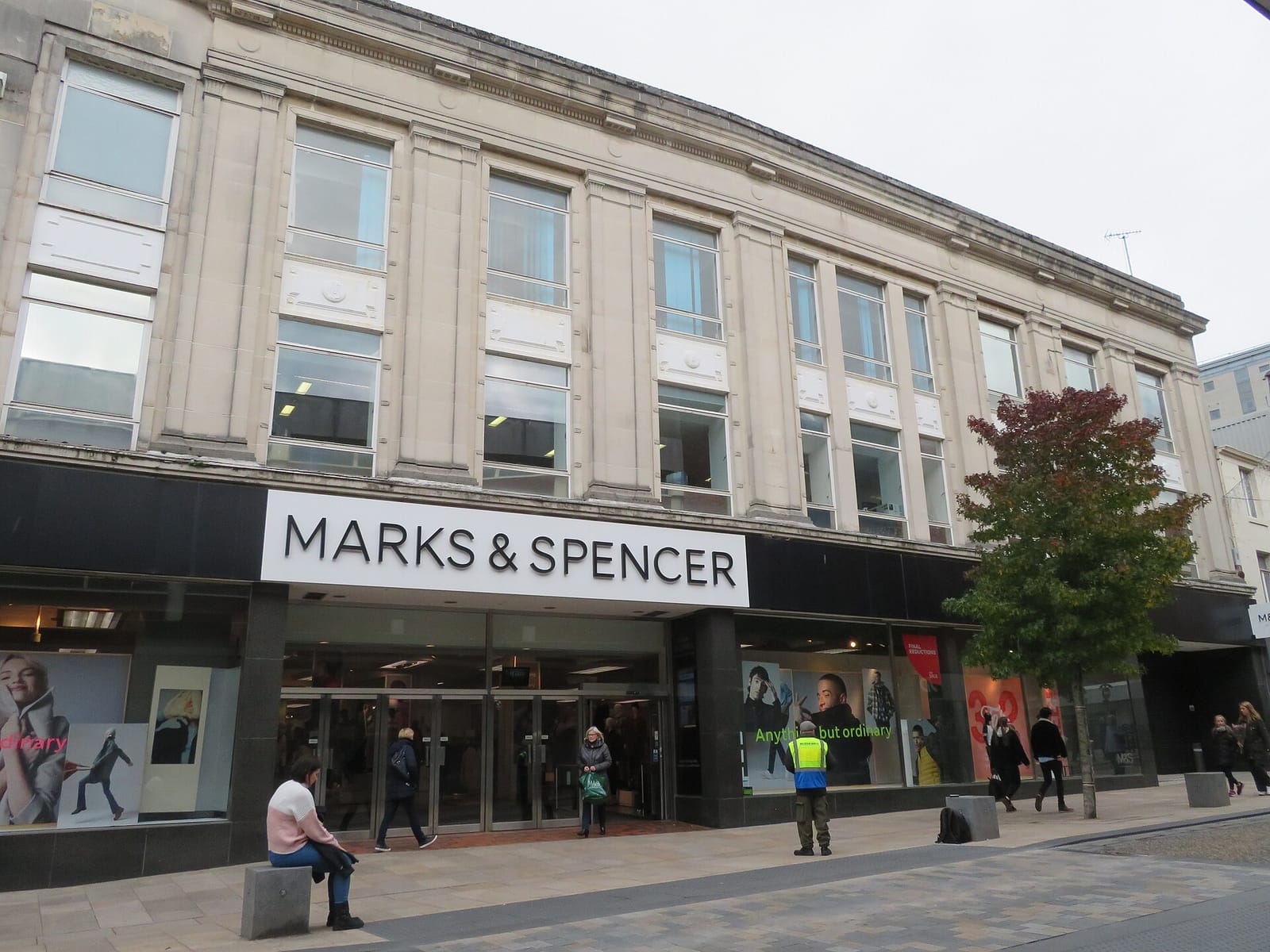 Marks & Spencer photo 3