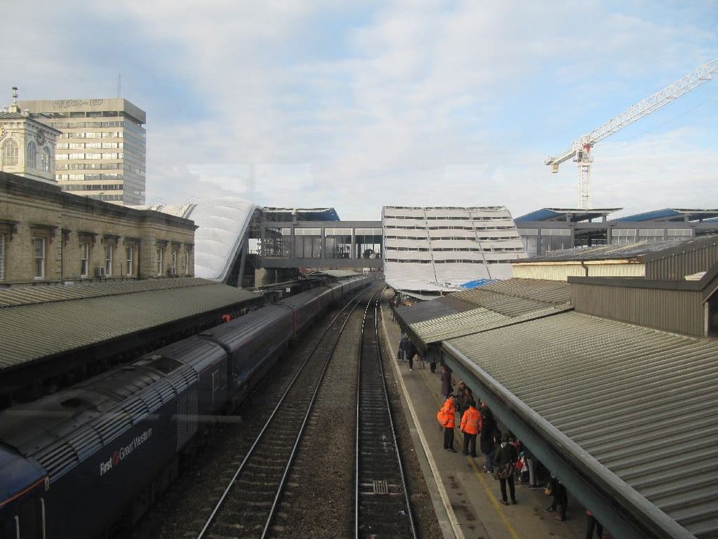 Starbucks, Reading Station photo 5