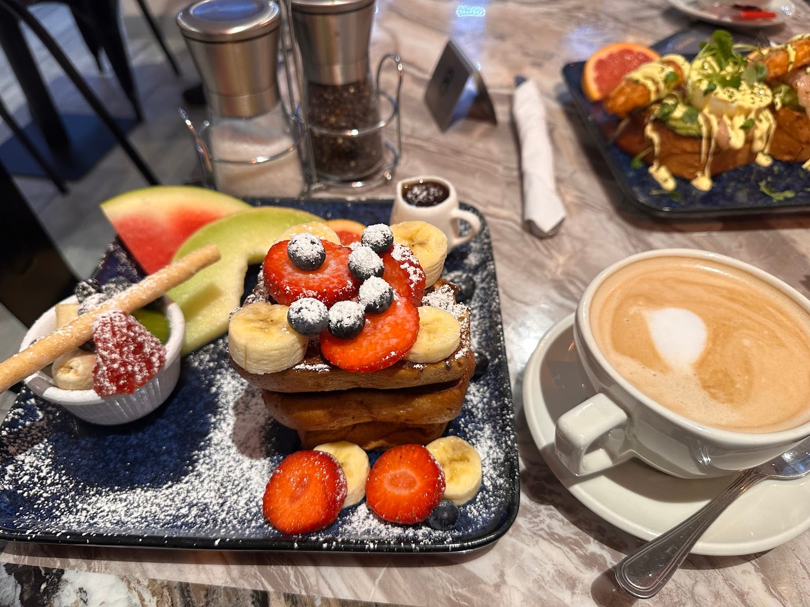 The Good Brothers Cafe Lounge