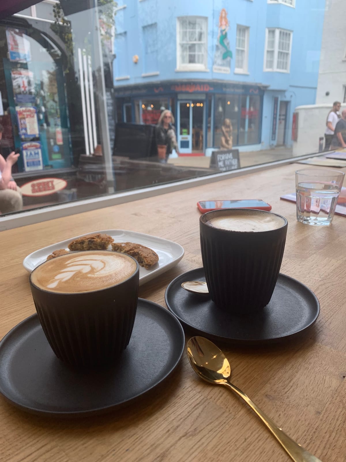 GIANT COFFEE