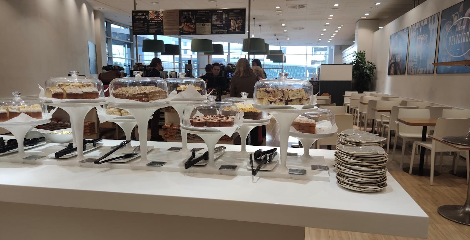 M&S Café