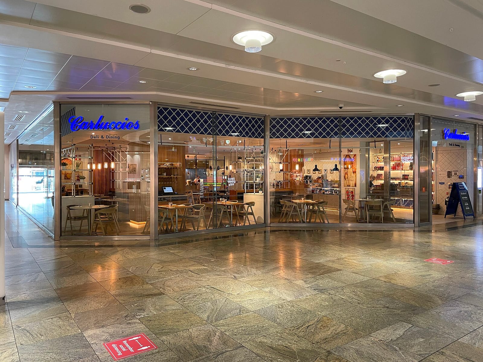 Marks & Spencer photo 3