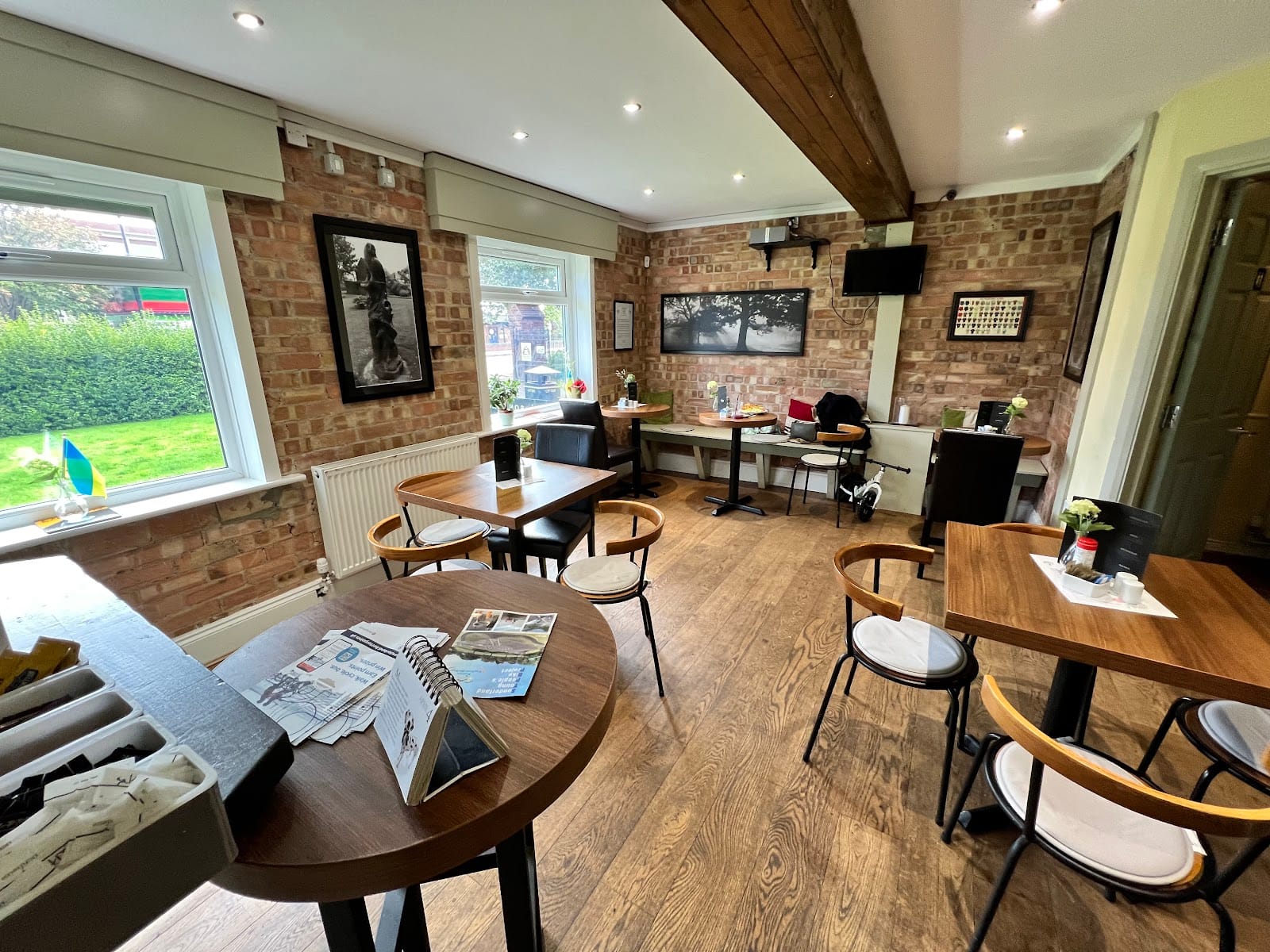 Thompson Park Cafe