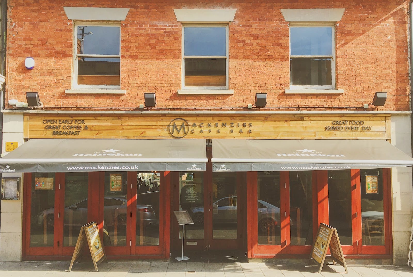 Mackenzies Bar & Kitchen
