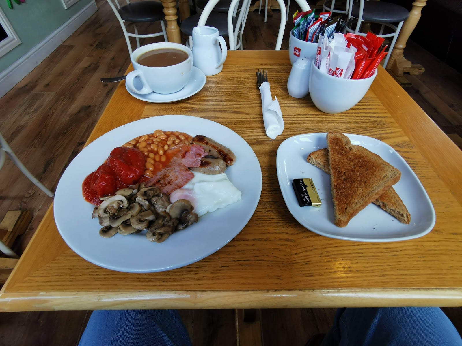 Nan's Café Bar