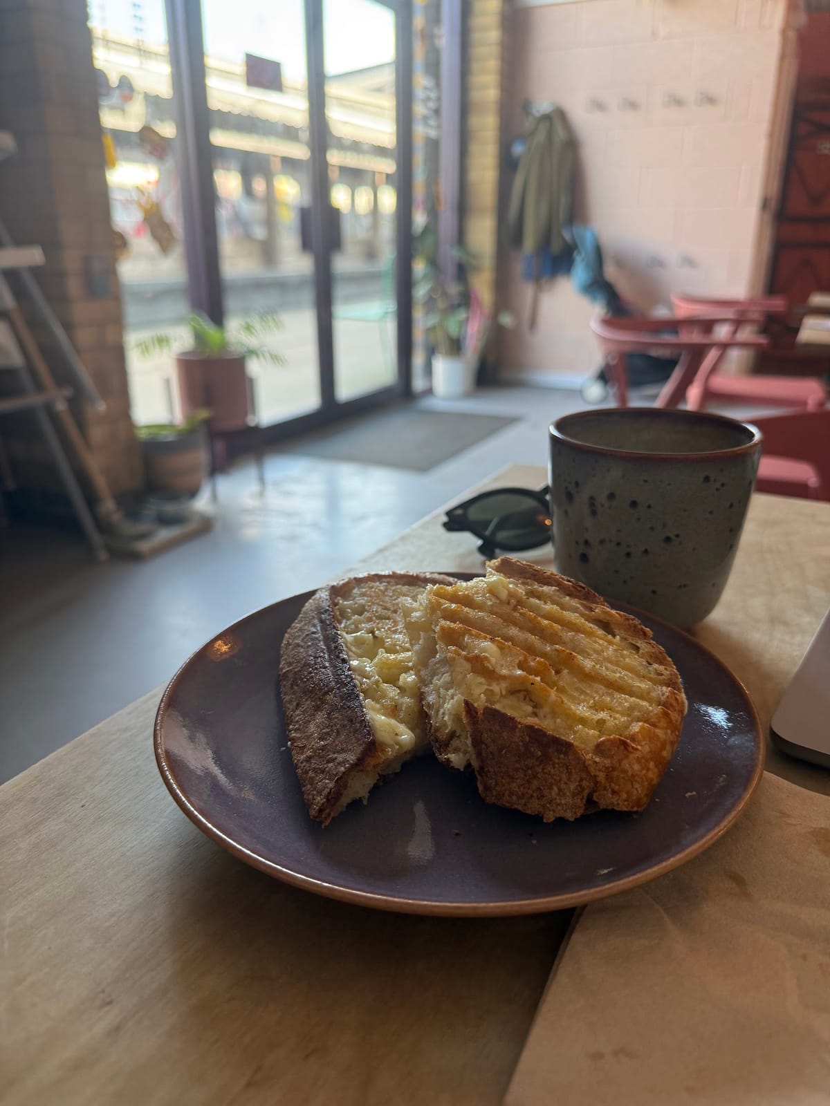 Tun café and bar