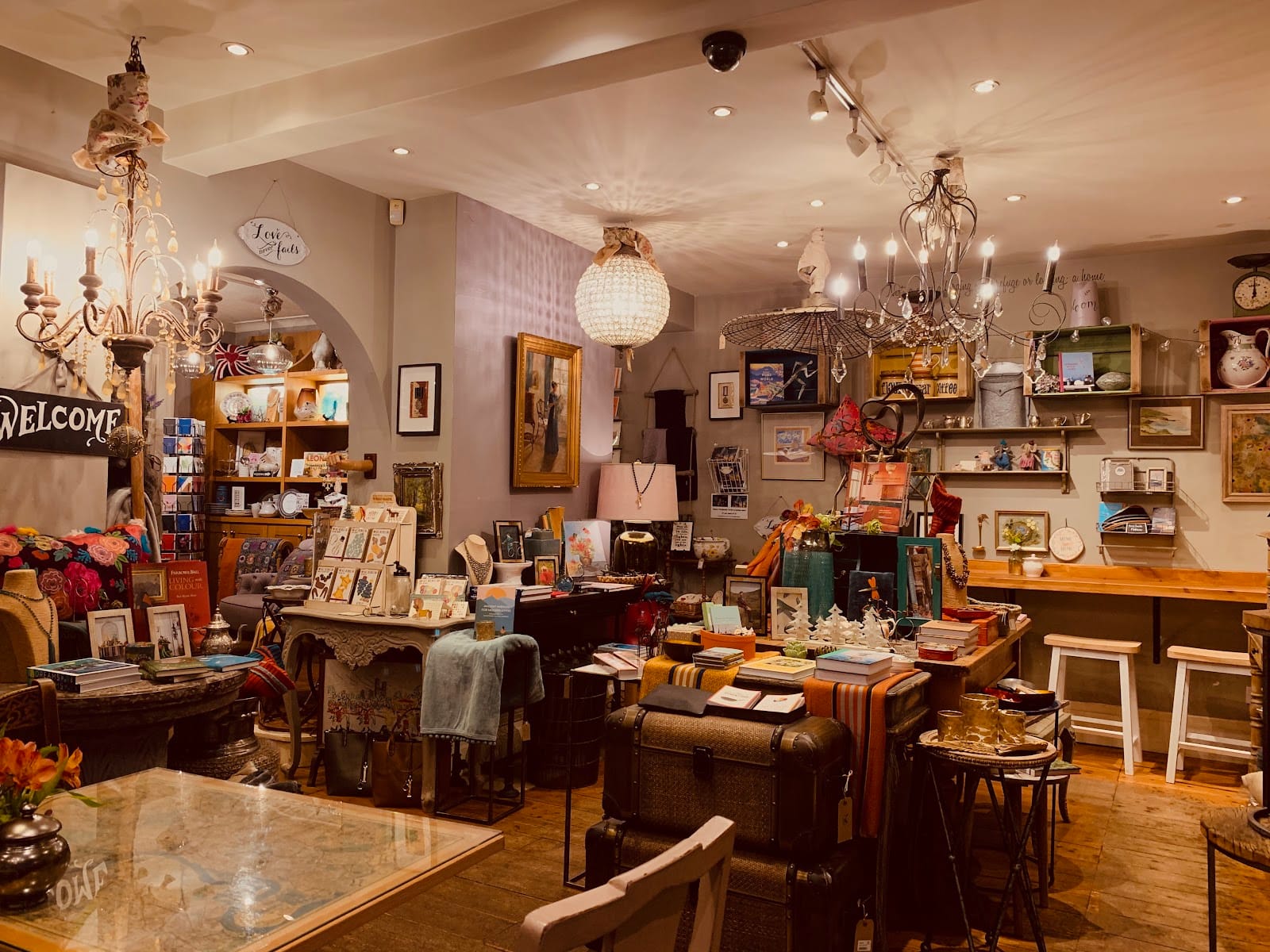 Nest Home & Cafe