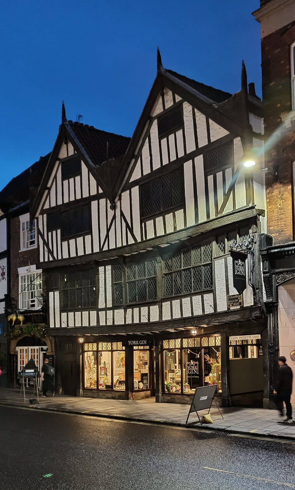 Marks & Spencer photo 4